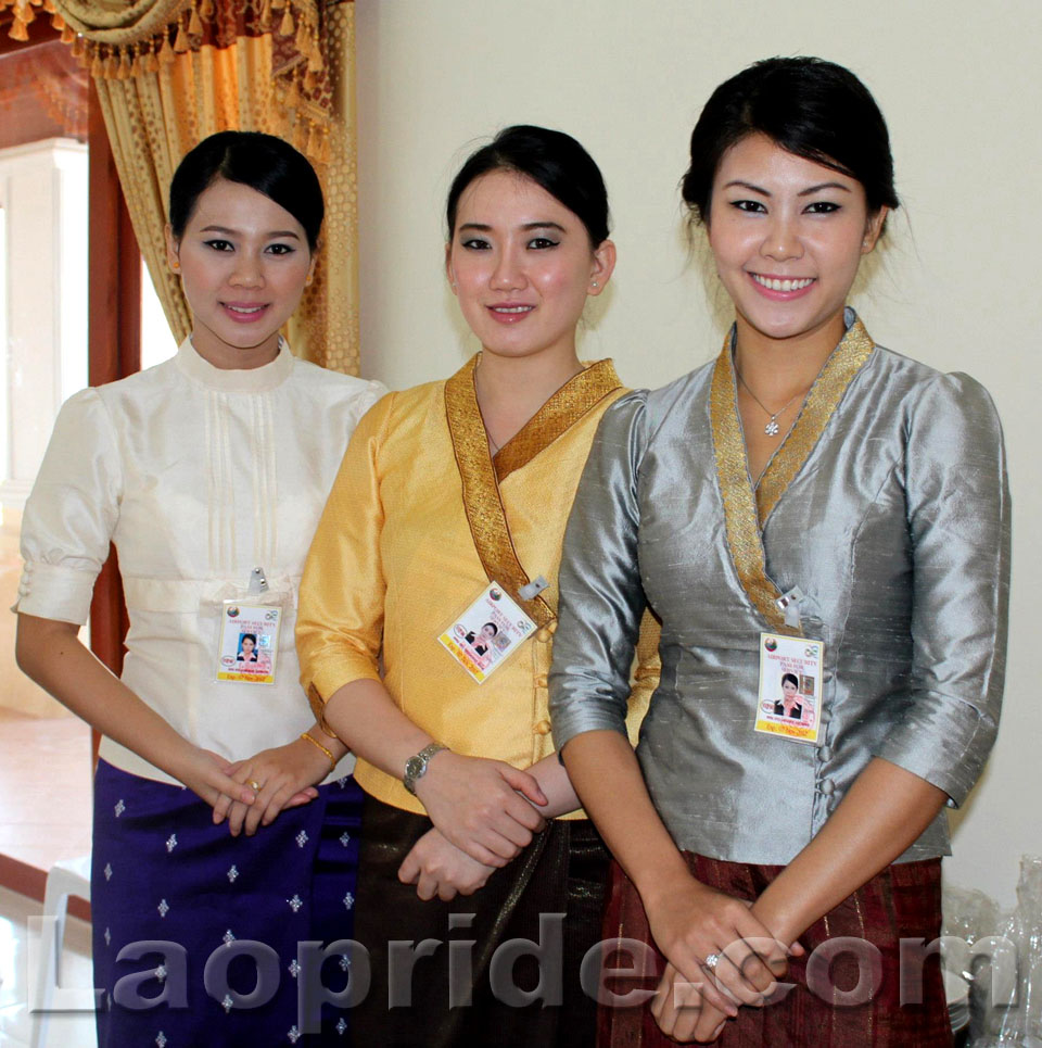 lao-airlines-hostess-3